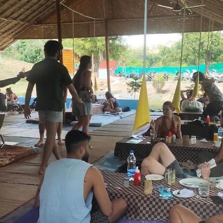 White Sand هامبي المظهر الخارجي الصورة